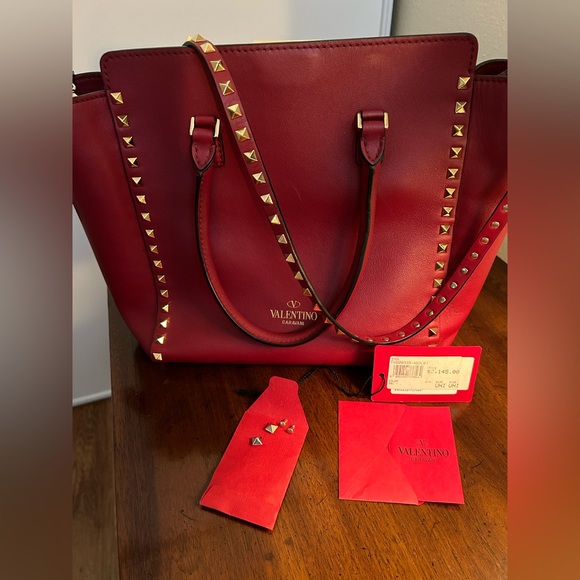 Authentic Valentino Tote - Picture 1 of 11